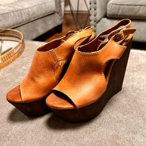 Sbicca cognac platforms